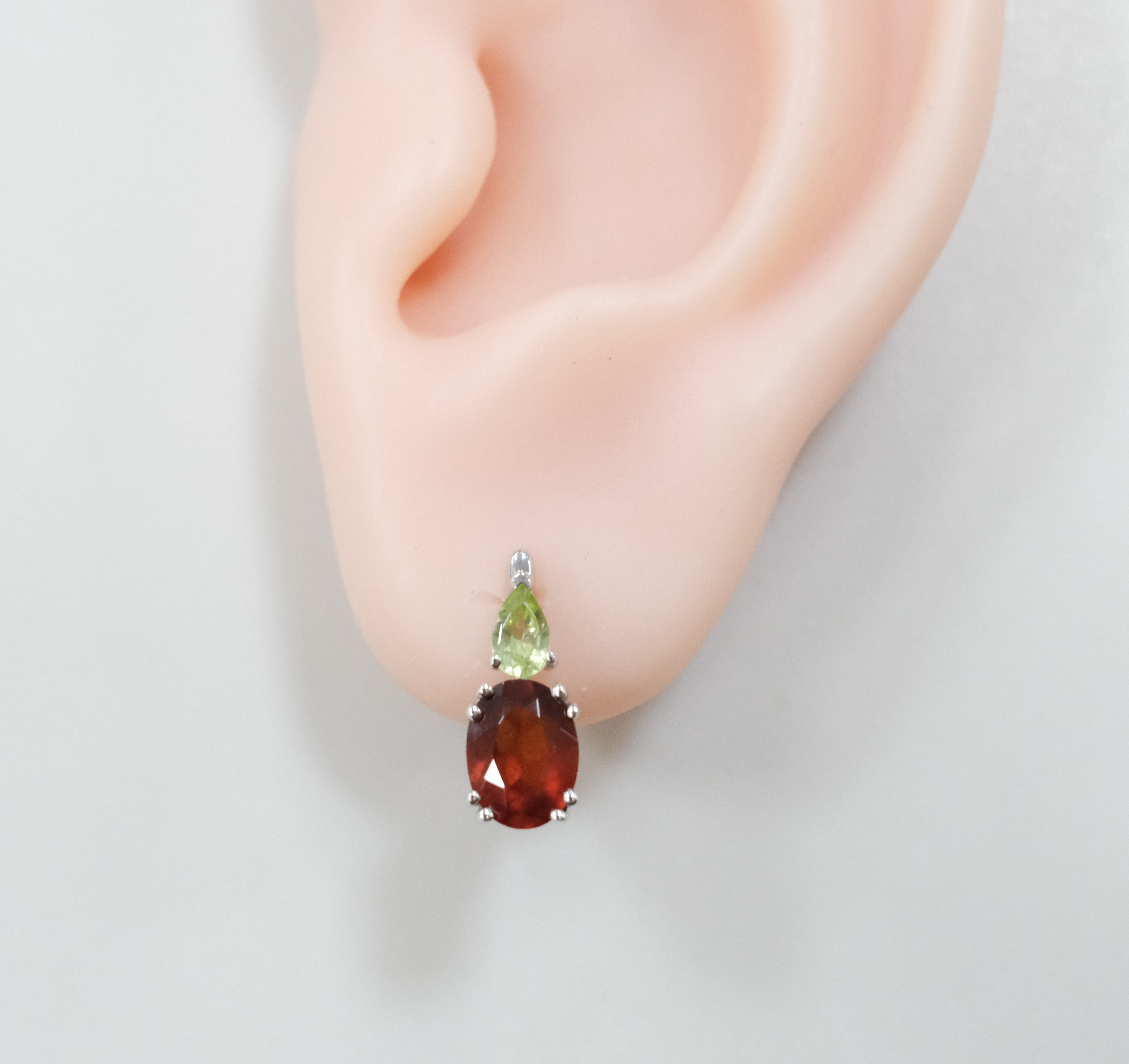 Серебряные серьги с гессонитами